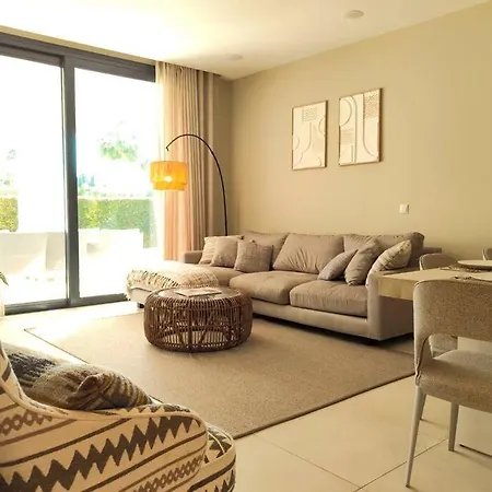 Luxury Golf & Private Garden