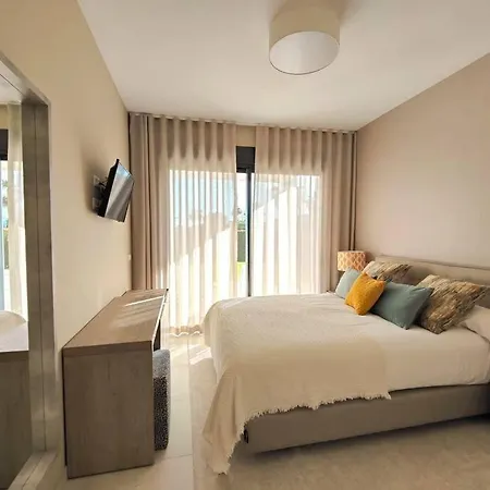 Luxury Golf & Private Garden Apartamento