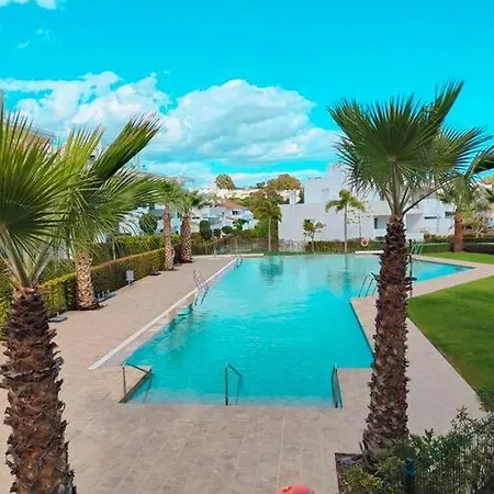 Luxury Golf & Private Garden Apartamento Estepona